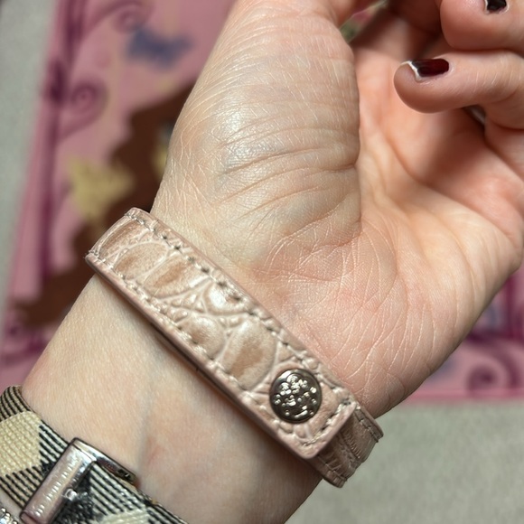 Pink bracelet - Picture 3 of 3